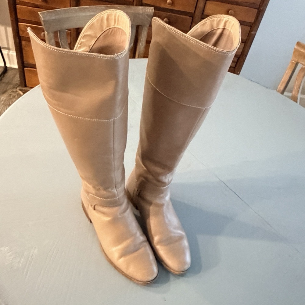 Franco Sparto Size 8 Leather Knee Boots Tan With Metal Embellishing
